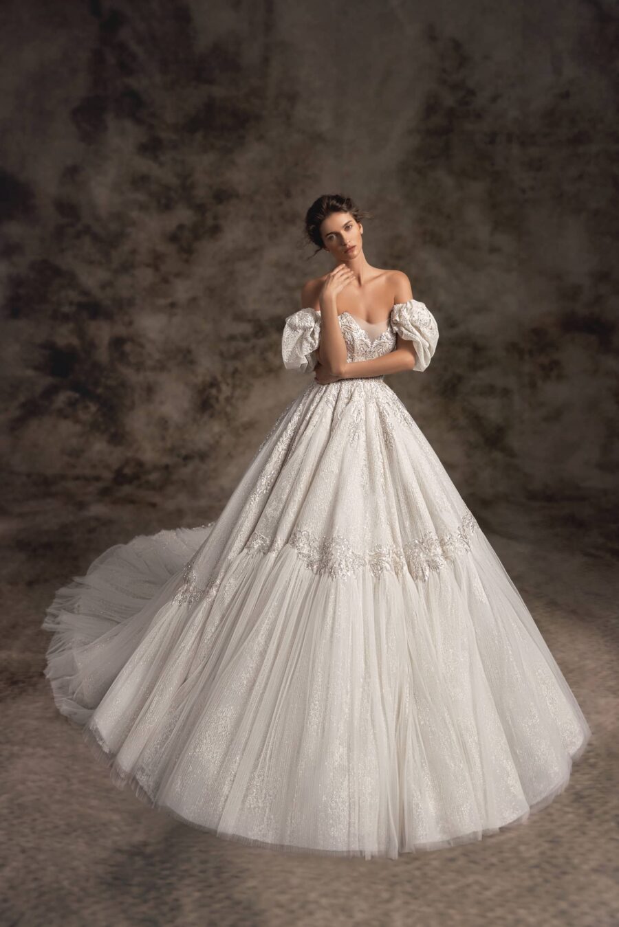 Karmen 5 wedding dress by woná from notte-d-opera collection