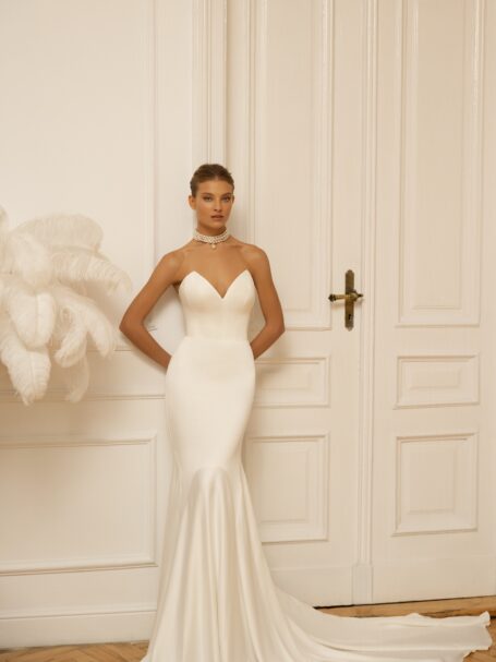 Augusta dress 5 by Eva Lendel from Less is More 2023