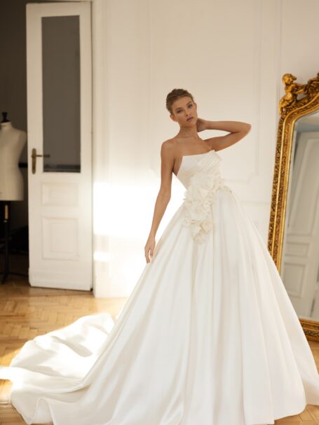 Oranta dress by Eva Lendel from Less is More 2023