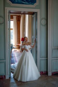 Ari 2 wedding dress by woná concept from atelier collection