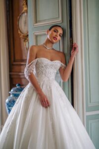 Ari 4 wedding dress by woná concept from atelier collection