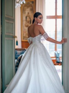 Ari 5 wedding dress by woná concept from atelier collection