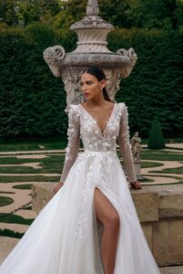 Delice 1 wedding dress by woná concept from atelier collection