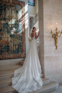 Frida 4 wedding dress by woná concept from atelier collection