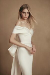 Andrea 1 wedding dress by woná concept from personality collection