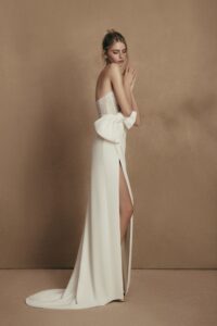 Scarlet 2 wedding dress by woná concept from personality collection