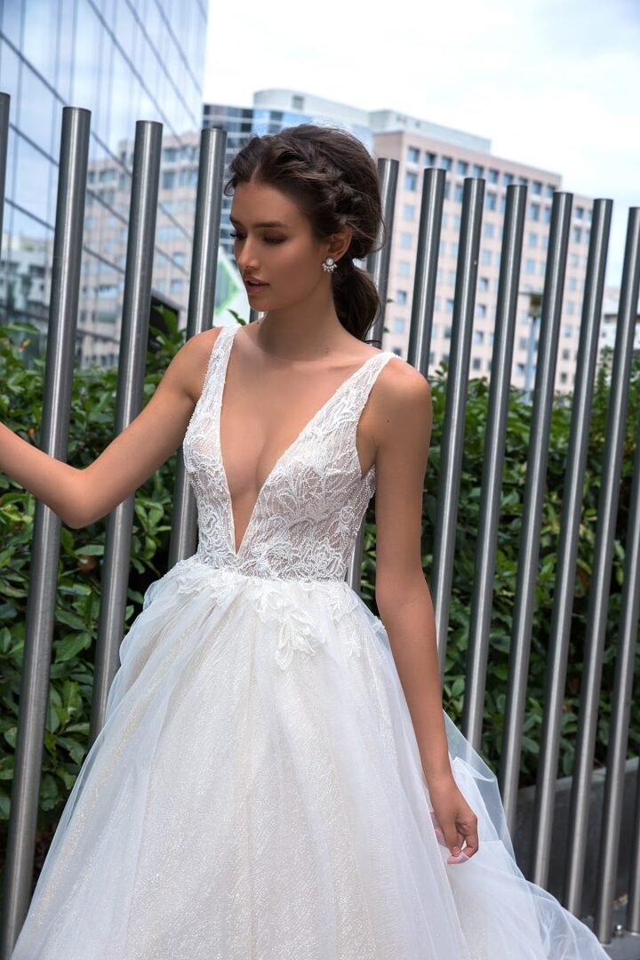 Весільні сукні WONA Concept та Eva Lendel у Crystal Salon
