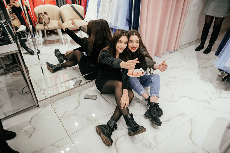 Crystal Prom Party у салоні вечірніх суконь Crystal Salon