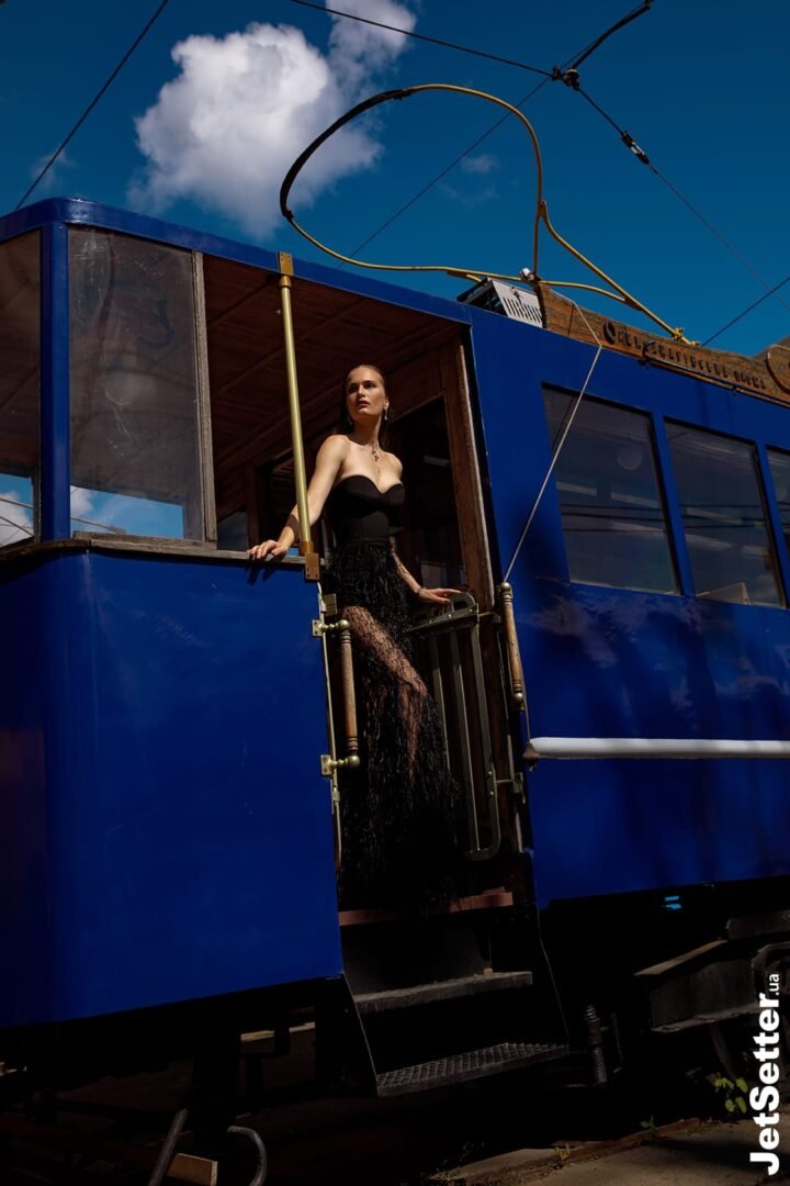 Алла Костромічова у вечірній сукні WONA Concept
