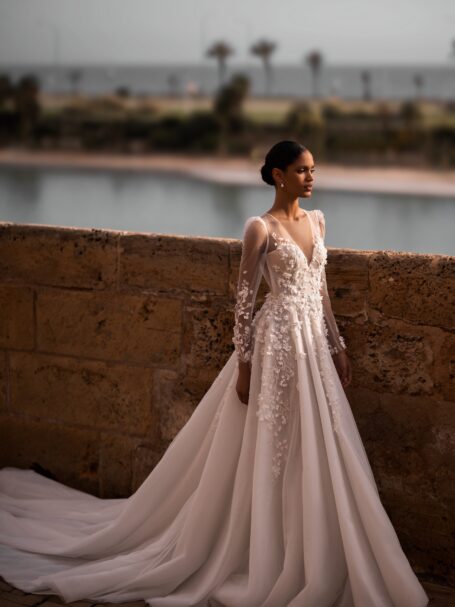 Ariadna 1 dress by WONA Concept from Alma de Oro collection