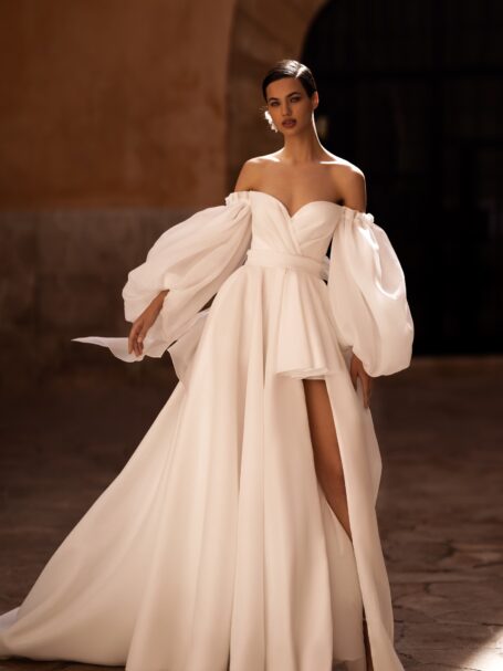 Callisto 1 dress by WONA Concept from Alma de Oro collection