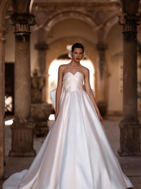 Lawrence 1 dress by WONA Concept from Alma de Oro collection