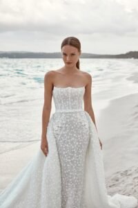 Alaia 3 wedding dress by woná concept from atelier signature collection