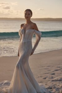Ayleen 1 wedding dress by woná concept from atelier signature collection