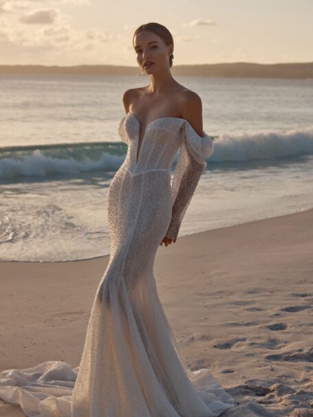 Ayleen 13 wedding dress by WONÁ Concept from Atelier Signature collection