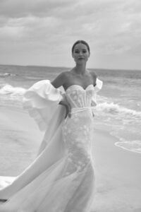 Bernadette 8 wedding dress by woná concept from atelier signature collection