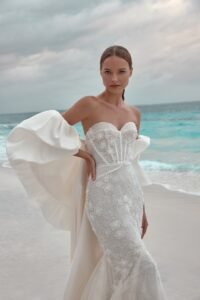 Bernadette 10 wedding dress by woná concept from atelier signature collection
