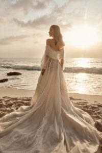 Noah 6 wedding dress by woná concept from atelier signature collection