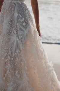 Thelma 6 wedding dress by woná concept from atelier signature collection