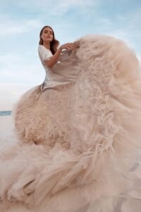 Viv 4 wedding dress by woná concept from atelier signature collection