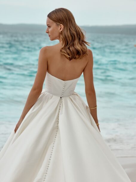 Yvonne 1 wedding dress by WONÁ Concept from Atelier Signature collection