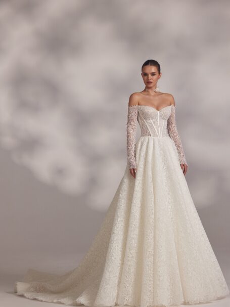 Abril 1 wedding dress by Eva Lendel Less is More 4