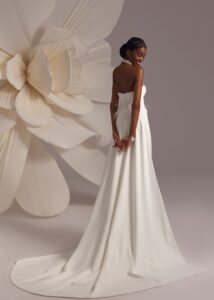 Amalfi 6 wedding dress by eva lendel less is more 4