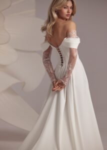 Baccara 3 wedding dress by eva lendel less is more 4