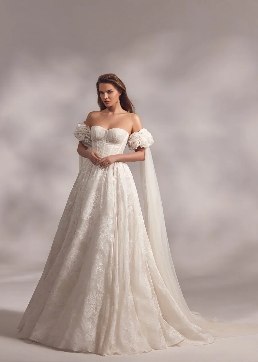 Bavaria 1 wedding dress by Eva Lendel Less is More 4