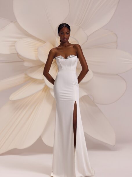 Calgary 1 wedding dress by Eva Lendel Less is More 4