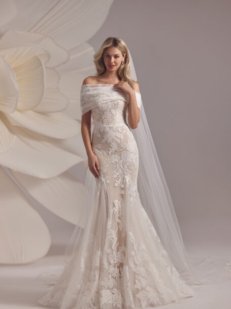 Coraline 1 wedding dress by Eva Lendel Less is More 4