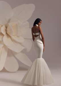 Daphna 5 wedding dress by eva lendel less is more 4