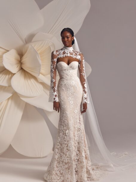 Darla 1 wedding dress by Eva Lendel Less is More 4