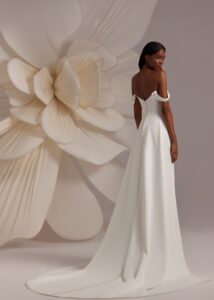 Endi 4 wedding dress by eva lendel less is more 4