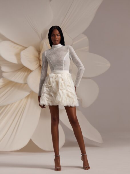 Fallon 6 wedding dress by Eva Lendel Less is More 4