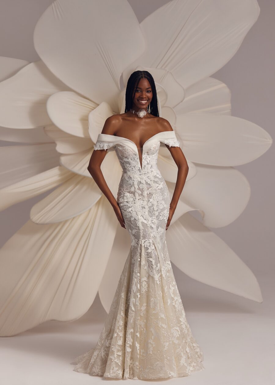 Gravity 1 wedding dress by eva lendel less is more 4