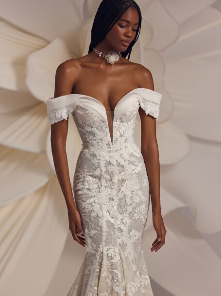 Gravity 2 wedding dress by Eva Lendel Less is More 4