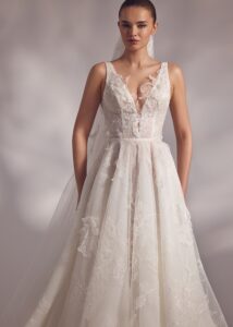 Mellrose 2 wedding dress by eva lendel less is more 4