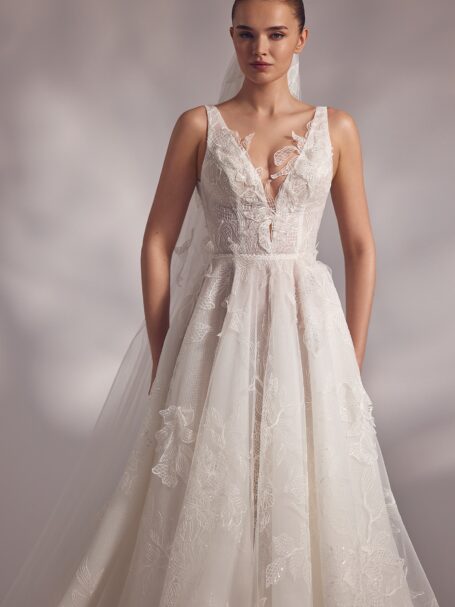 Mellrose 2 wedding dress by Eva Lendel Less is More 4