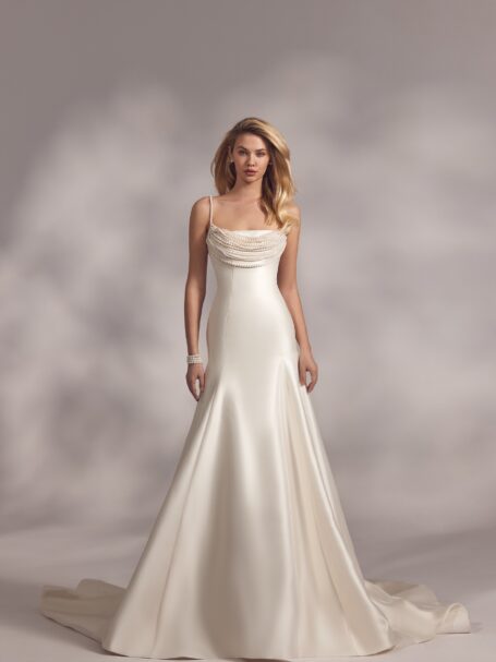 Ora 1 wedding dress by Eva Lendel Less is More 4