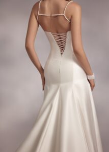 Ora 4 wedding dress by eva lendel less is more 4