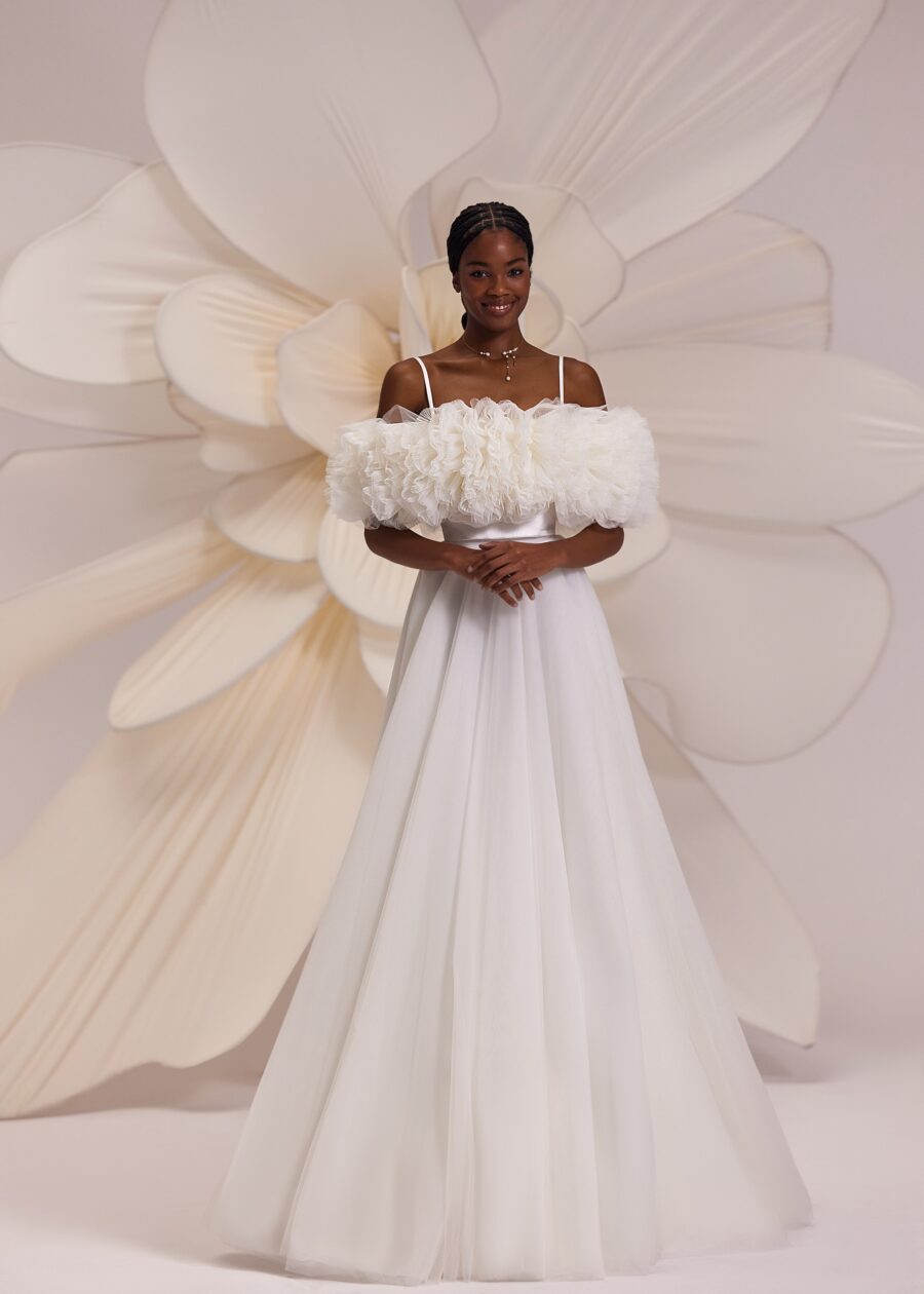 Pasadena 2 wedding dress by eva lendel less is more 4