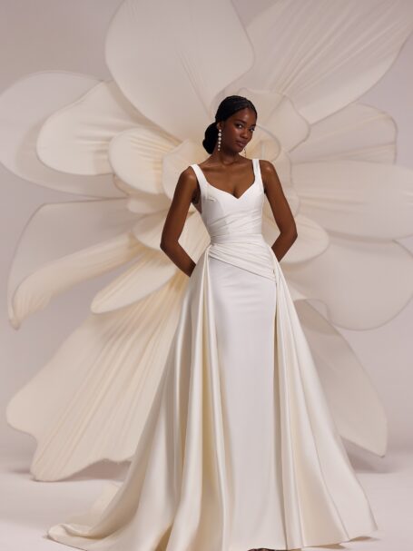Percy 1 wedding dress by Eva Lendel Less is More 4