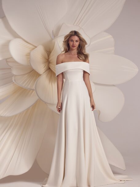 Poema 1 wedding dress by Eva Lendel Less is More 4
