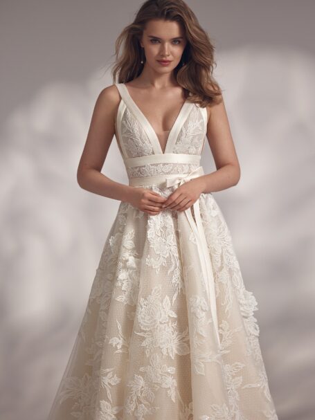 Tilly 2 wedding dress by Eva Lendel Less is More 4