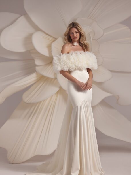 Zara 1 wedding dress by Eva Lendel Less is More 4