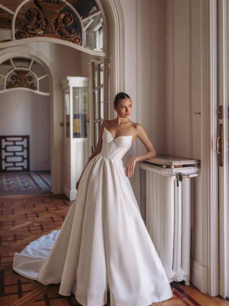 Dove 1 wedding dress by WONÁ Concept