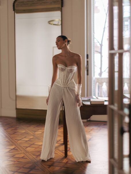 True 2 wedding dress by WONÁ Concept