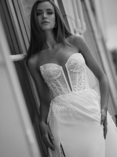 Montblanc 6 wedding dress by Eva Lendel from Love Story collection