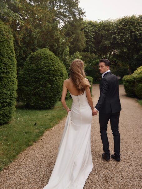 Noemi 4 wedding dress by Eva Lendel from Love Story collection